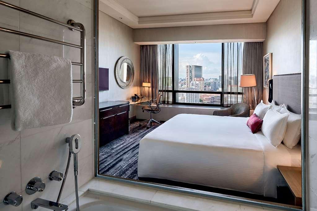 Carlton Hotel